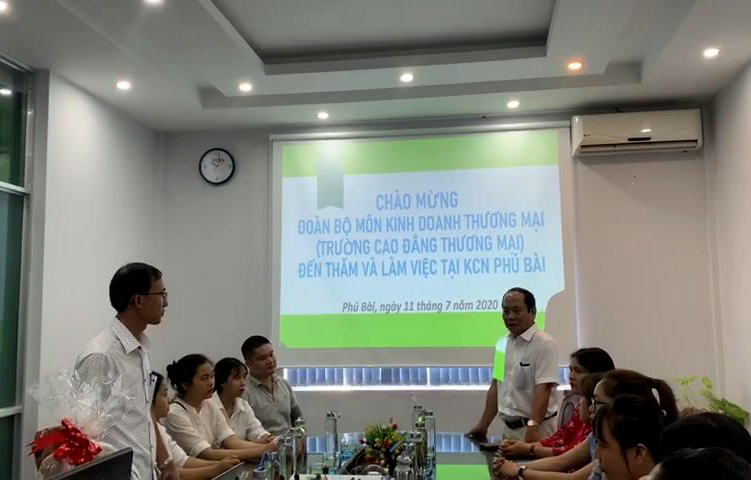 http://tuyensinh.cdtm.edu.vn/wp-content/uploads/2020/07/lamviec.jpg