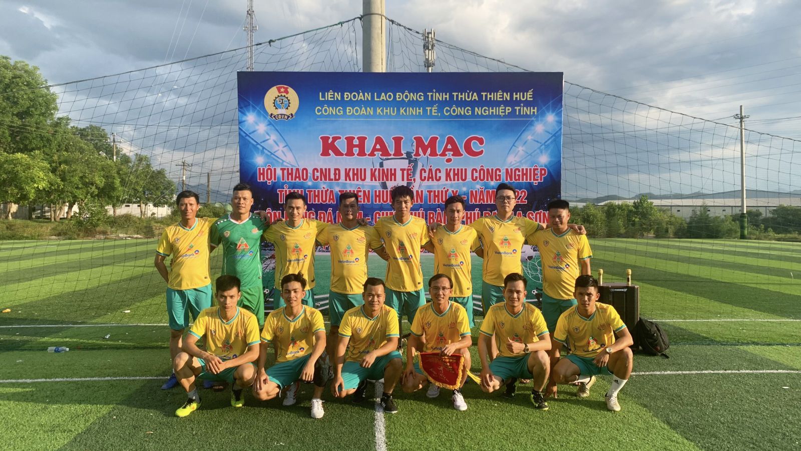 Đội bóng Liên quân - Hạ tầng Khu công nghiệp: Chung một mục tiêu, đoàn kết, tự tin, chiến thắng