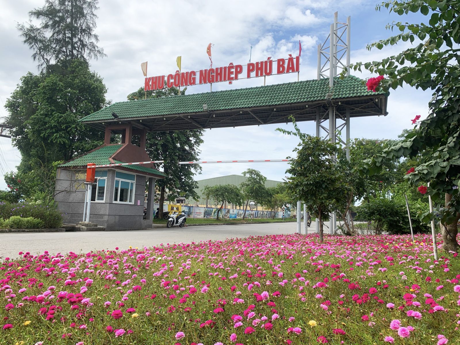 [Khoảnh khắc] Khu công nghiệp Phú Bài ngày cuối tuần có gì đẹp, có gì HOT?