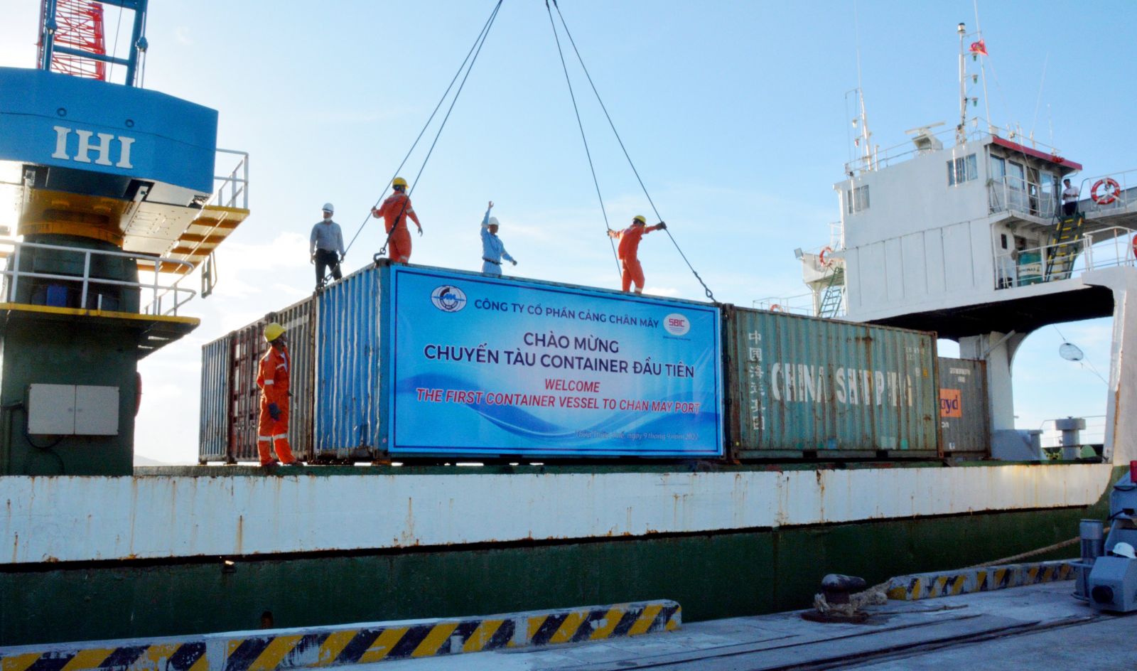 https://baothuathienhue.vn/image/fckeditor/upload/2022/20220909/images/z3708860359322_d0f7df053dd246d9a5ed9bf009cf5799.jpg